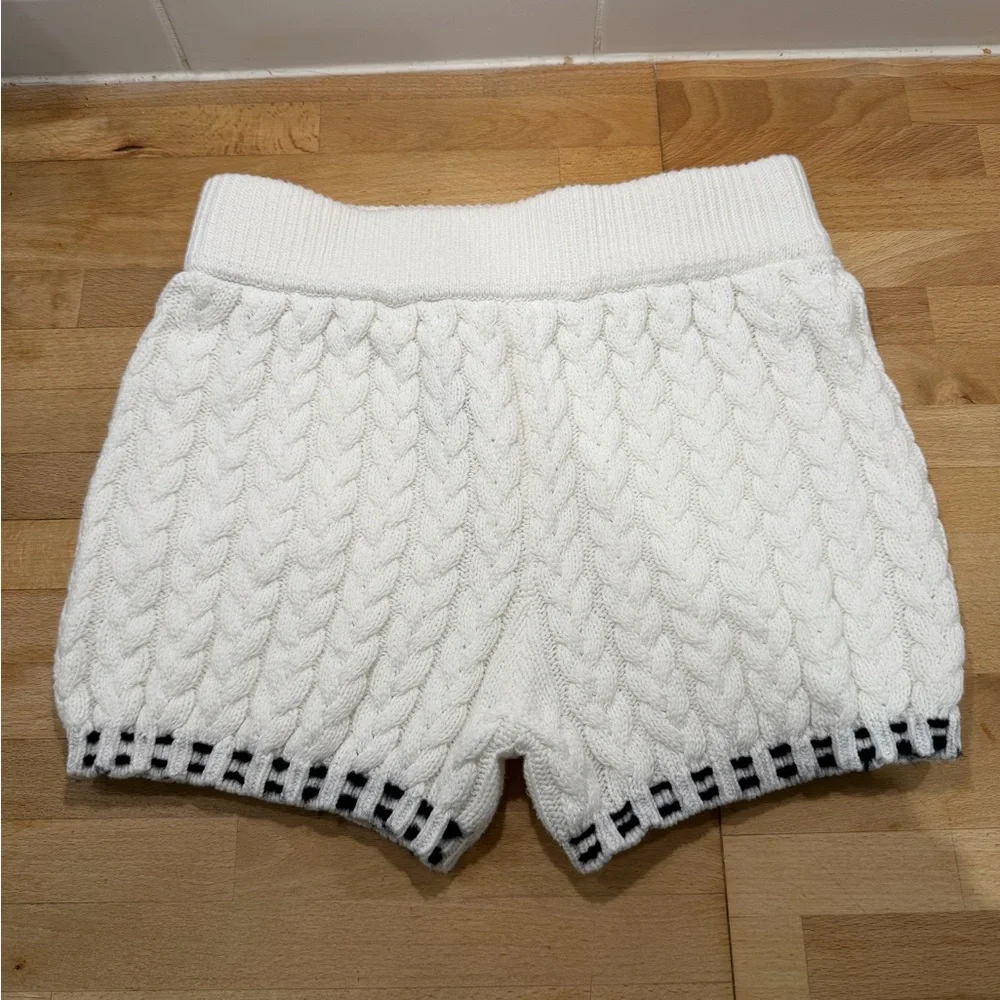 STAGE (Korea) knit bloomers / shorts - small - Picture 2 of 6